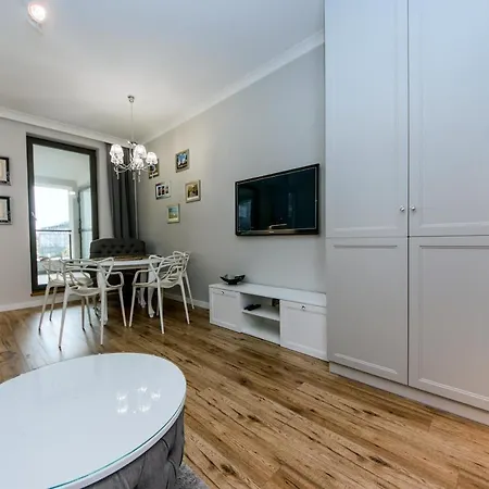 Garden Gates - Billberry * Danzig