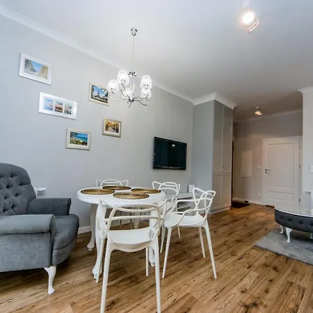 Garden Gates - Billberry